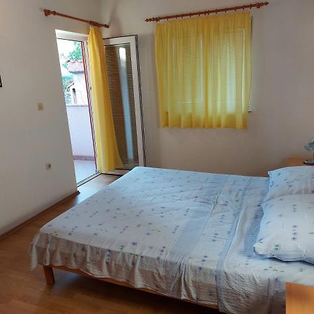 Apartmani Tatjana Okrug Gornji Exterior photo