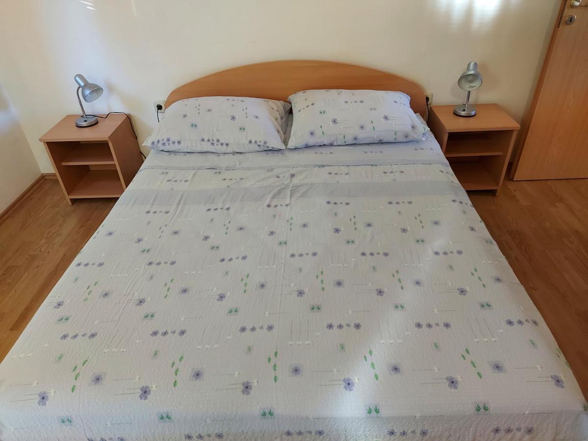 Apartmani Tatjana Okrug Gornji Exterior photo